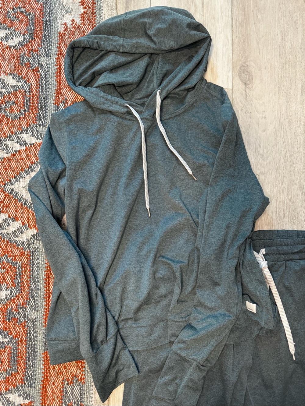 Vuori Halo Essential Hoodie Heathered Green Hooded Pullover with White Drawcords